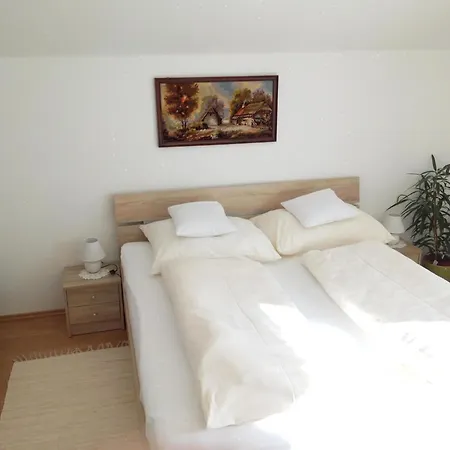 Casa de Férias In Ruhiger Lage Am Waldrand By Interhome